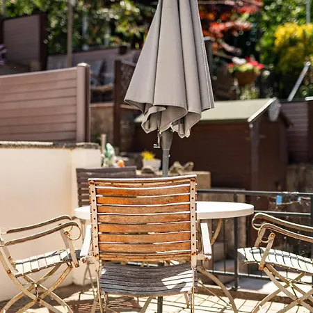 Comfortable And Quiet 2 Bed House-parking-families Vakantiehuis